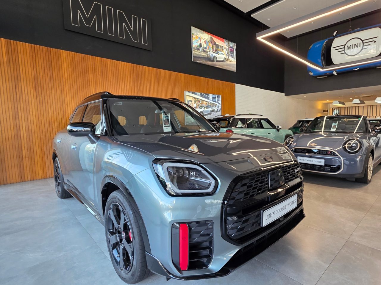 MINI lança JCW Countryman ALL4 Exclusive no Brasil com 317 cv