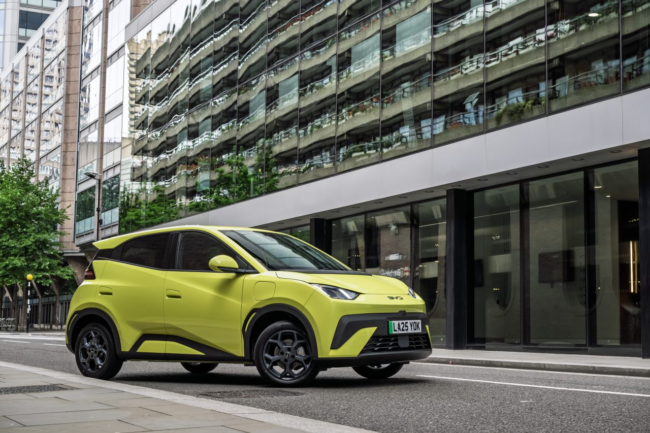 BYD Dolphin Surf conquista cinco estrelas em segurança no Euro NCAP