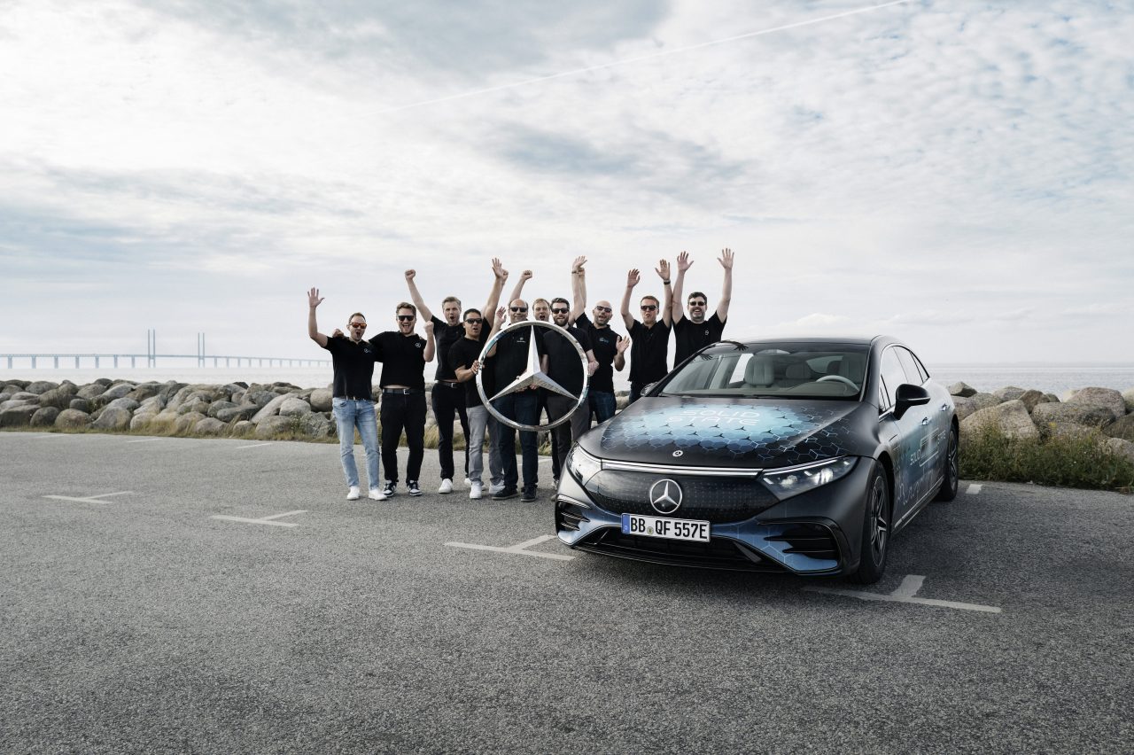 Mercedes-Benz estabelece novo recorde com bateria de estado sólido