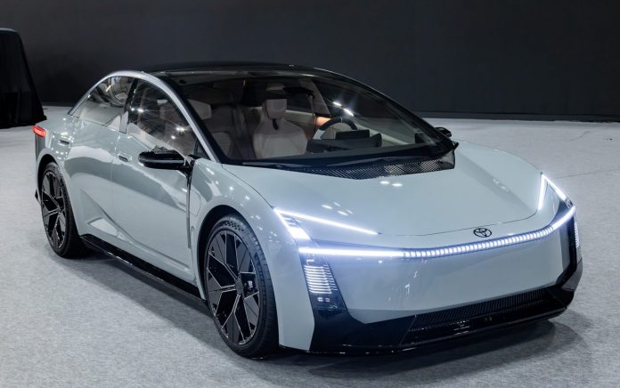 Toyota, Corolla, Japan Mobility Show, Eletrificação, Design, Híbrido - (4)