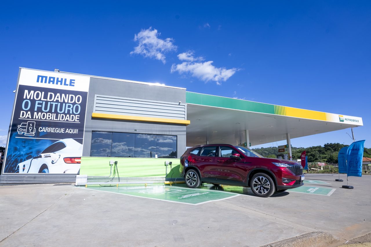 MAHLE traz solução alemã chargeBIG ao Brasil e permite recarga de até seis veículos com gestão inteligente