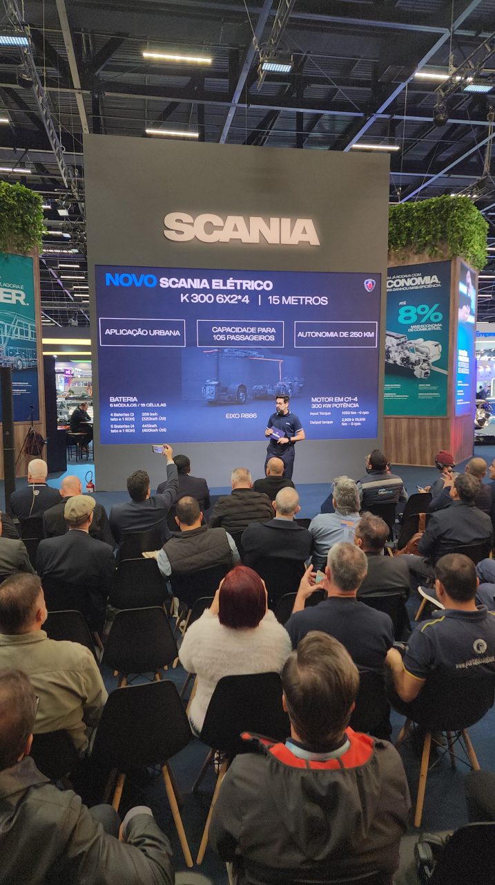 Scania revela na Lat.Bus 2026 seu primeiro ônibus elétrico 6×2 de 15 metros e a nova gama rodoviária Super