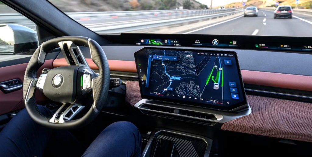 BMW aposta em menos botões, na contramão do mercado