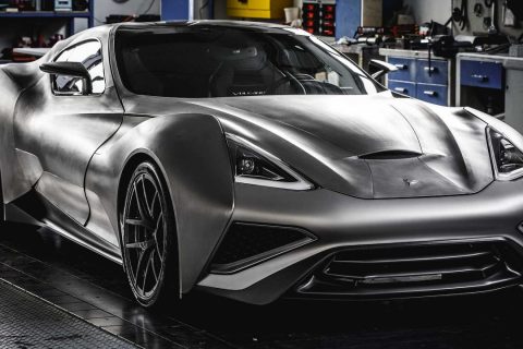 Supercarro de titânio feito à mão tem motor V8 de Corvette e 680 cv