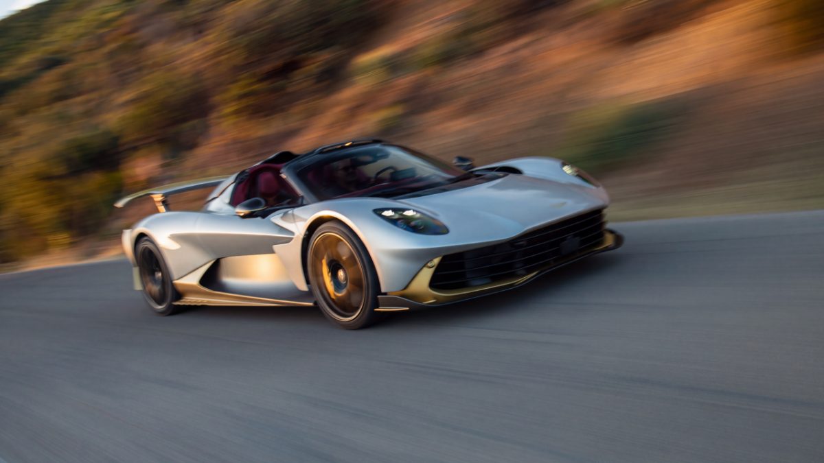Aston Martin Valhalla Spider tem 1.079 cv e chega a 350 km/h