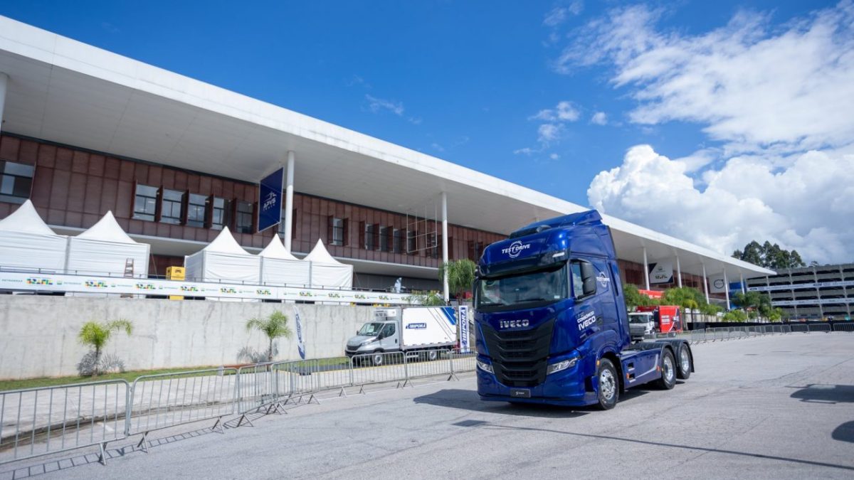 Fenatran 2026 terá test drive de caminhões e entrada grátis