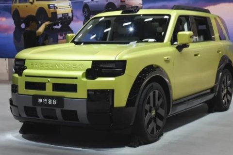 Novo Freelander 8 tem 818 cv, recarga em 12 minutos e enfrenta água de até 90 cm