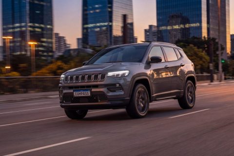 Jeep Compass 2027 estreia híbrido de 48V com consumo até 11% menor; veja preços