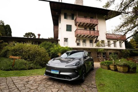 MG IM6 chega por R$ 368.990 e versão Performance tem 752 cv e recarga de 396 kW