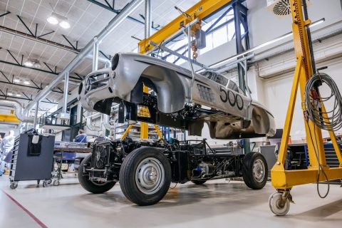 Mercedes-Benz amplia maior centro de restauração de seus clássicos no mundo