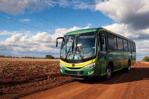 Mercedes-Benz e Marcopolo lançam ônibus Agro Tech Bus preparado para estradas rurais e terrenos difíceis
