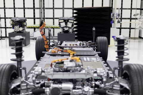Mercedes-Benz prepara 40 novidades e revela turbo da F1