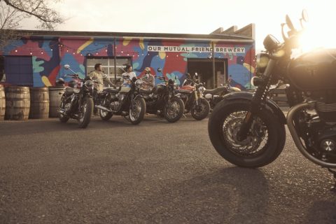 Triumph renova linha no Brasil com novas cores para nove motocicletas