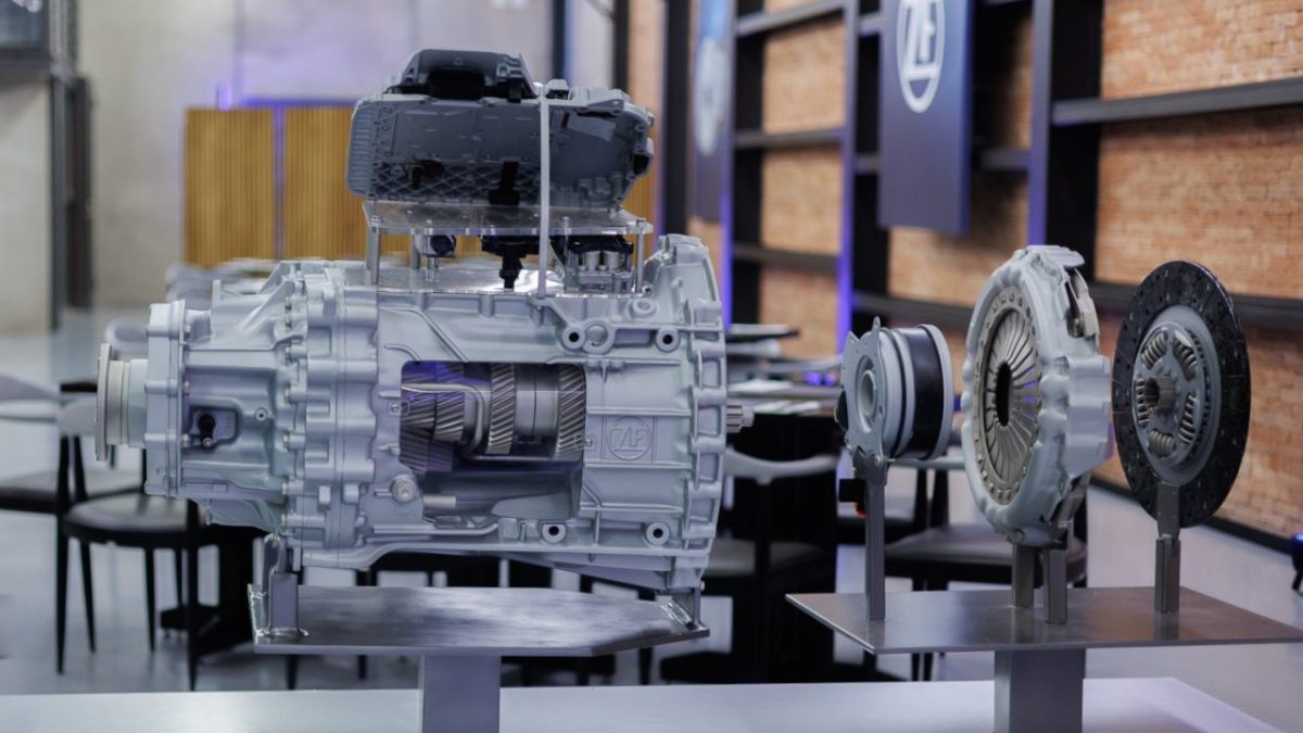 ZF nacionaliza TraXon 2 e aposta em câmbio inteligente para caminhões
