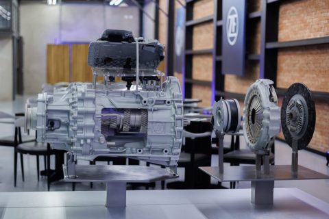 ZF nacionaliza TraXon 2 e aposta em câmbio inteligente para caminhões